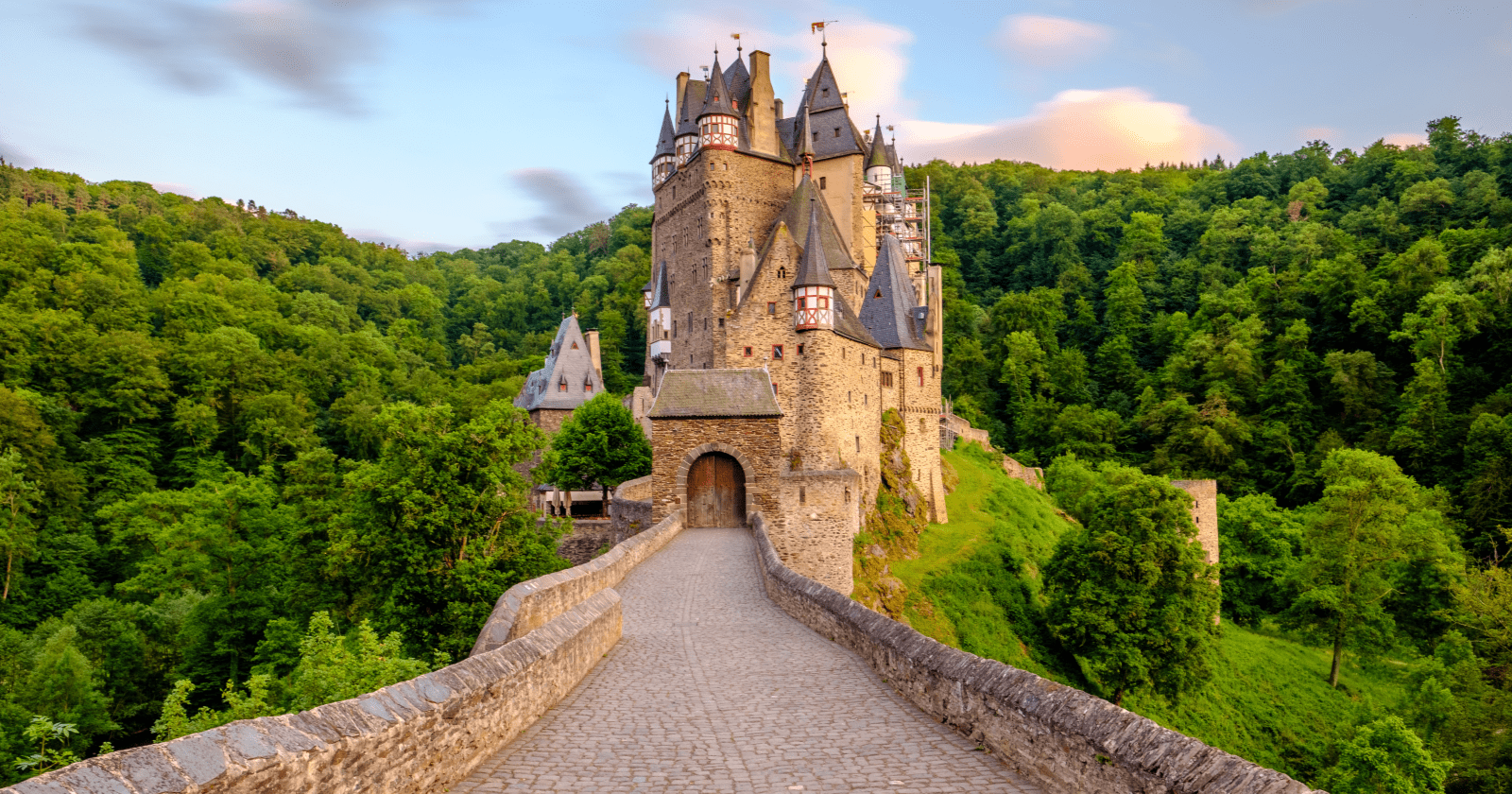 5 Major Tips to Build & Improve Your Online Presence with Content Marketing