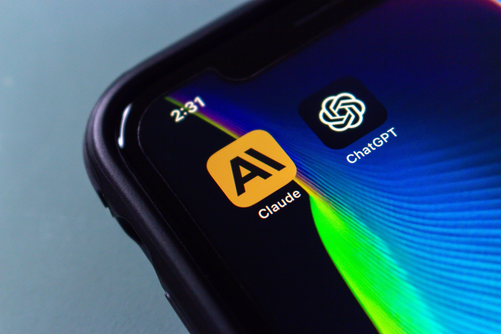 Claude Instant With 100k Tokens Outperforms Leading AI Chatbots