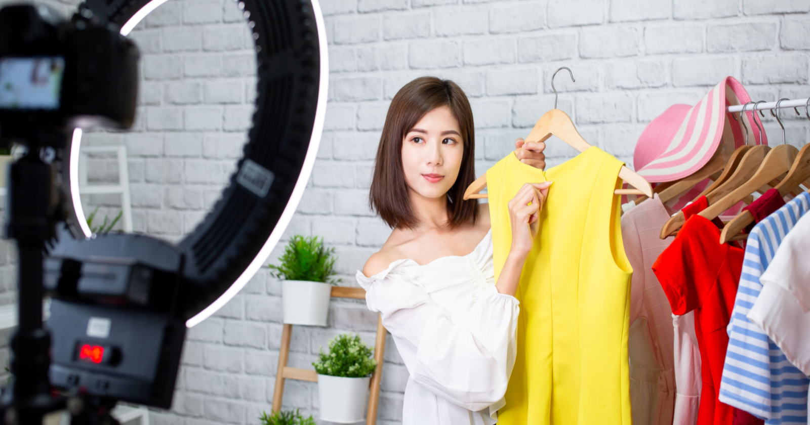 A Marketer's Guide To Livestream Shopping