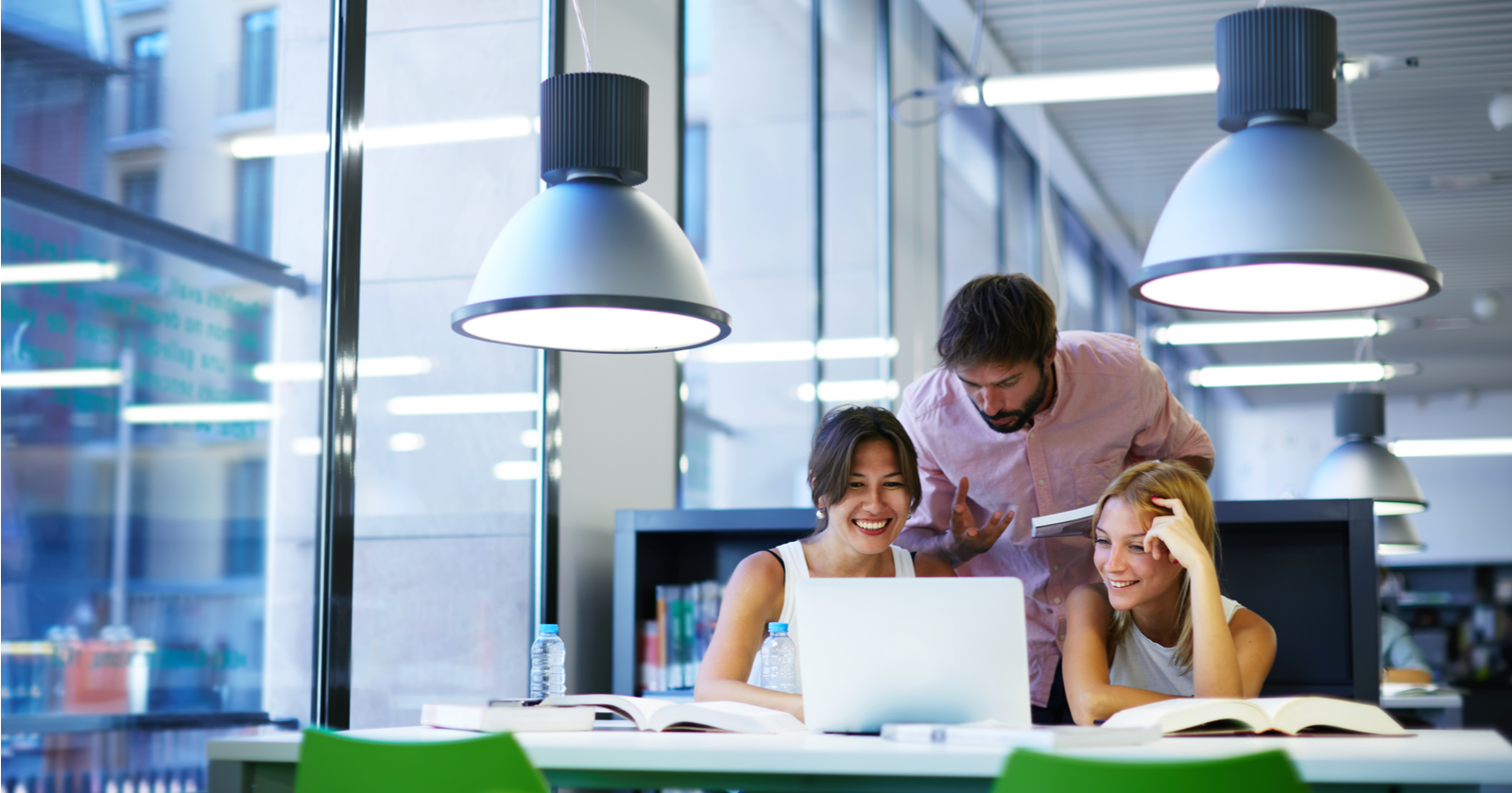 How Many Hours Do Digital Marketers Work Per Day? [POLL]